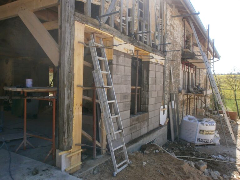 Artisan maçon à Valréas